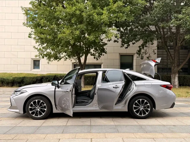 Toyota Avalon — Фото автомобиля 7