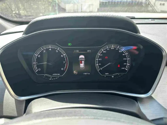 Geely Binyue — Фото автомобиля 7