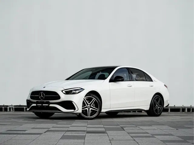 Фотография автомобиля — Mercedes-Benz C-Class