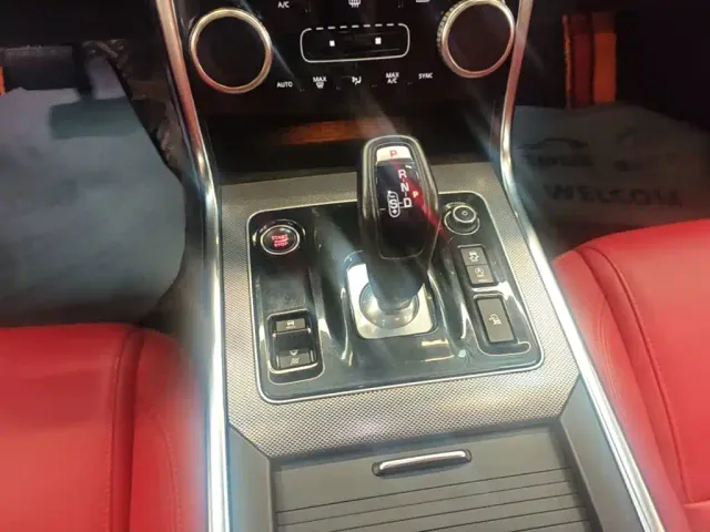 Jaguar XEL — Фото автомобиля 13