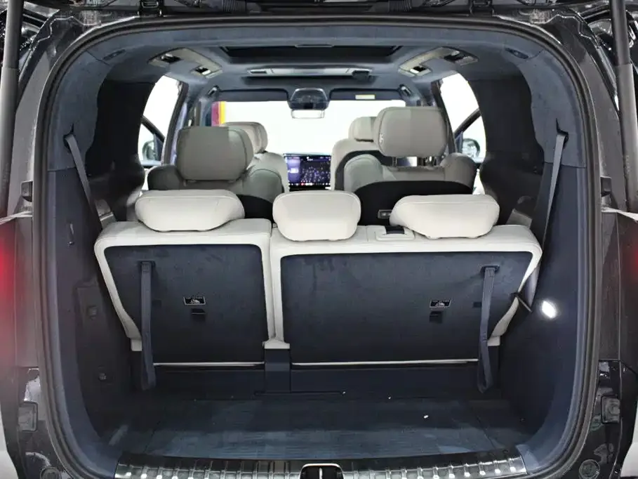 ZEEKR Zeekr 009 2024 7-Seat Aisle AWD Version 108kWh — Фото автомобиля 13