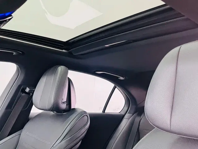Mercedes-Benz C-Class — Фото автомобиля 15