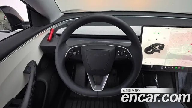 Tesla Model 3 — Фото автомобиля 13