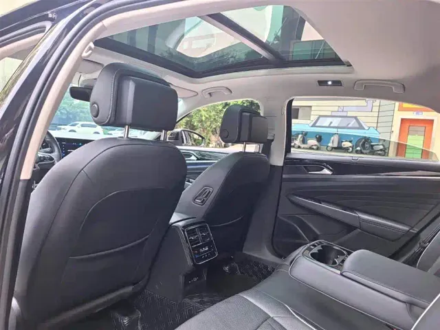 Volkswagen Passat — Фото автомобиля 8