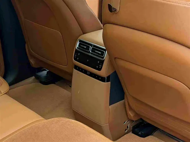 Li Auto L7 — Фото автомобиля 11