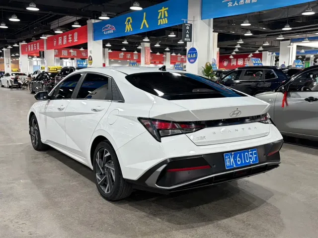 Hyundai Elantra 2023 1.5L CVT GLX Elite Edition — Фото автомобиля 4