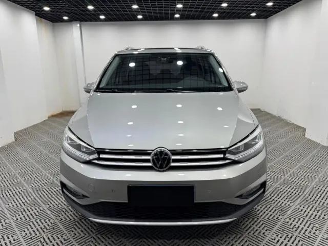 Volkswagen Touran — Фото автомобиля 2