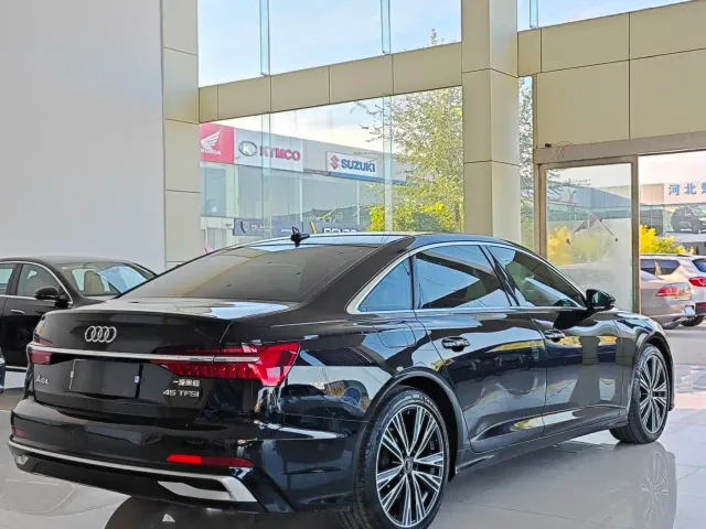 Audi A6L — Фото автомобиля 9