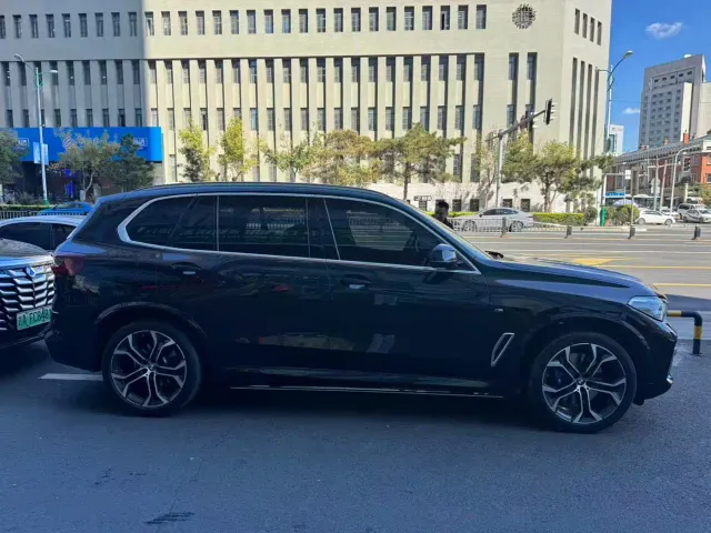 BMW X5 — Фото автомобиля 3