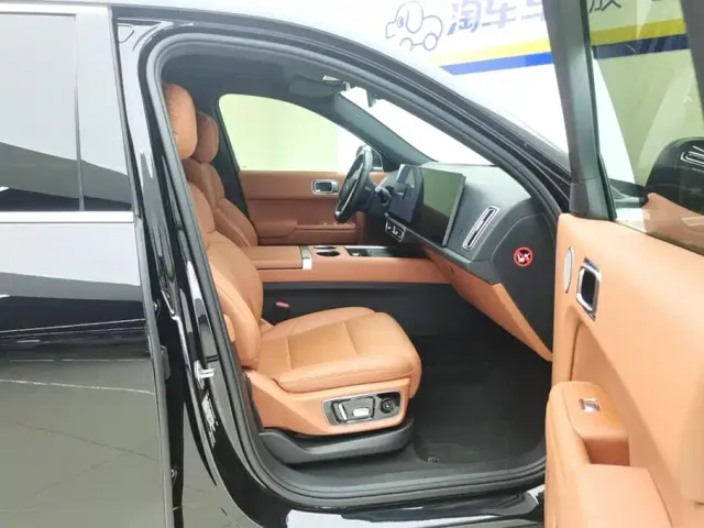 Li Auto L7 — Фото автомобиля 8