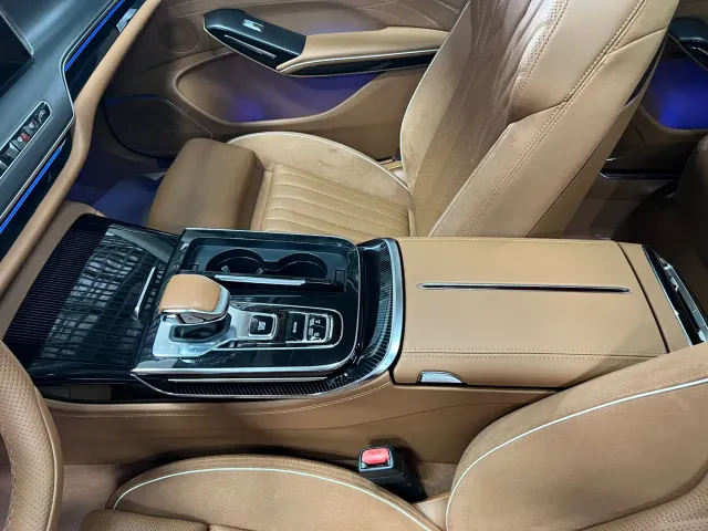 Hongqi H9 — Фото автомобиля 6