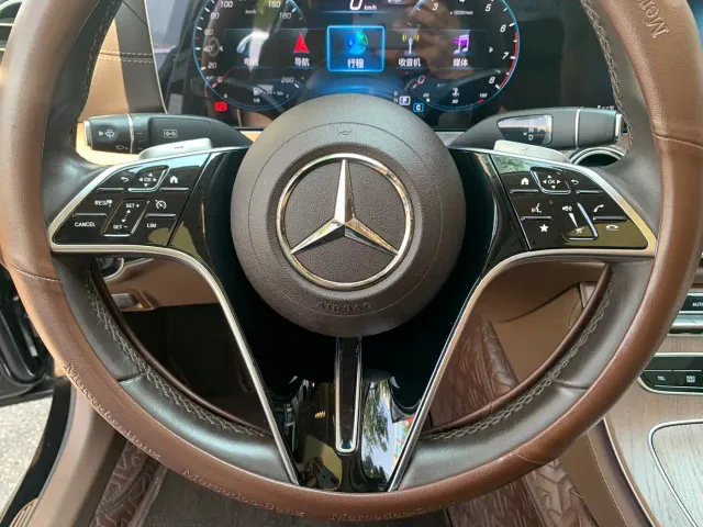 Mercedes-Benz E-Class — Фото автомобиля 22
