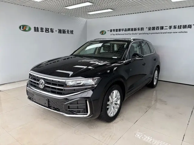 Фотография автомобиля — Volkswagen Touareg