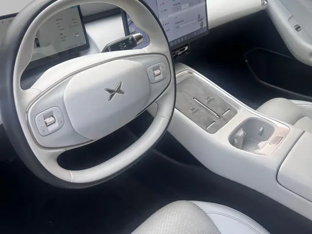 Xpeng P7+ — Фото автомобиля 8
