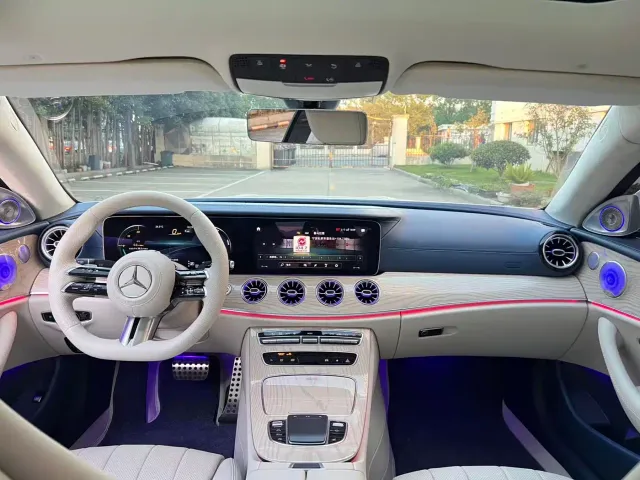 Mercedes-Benz E-Class — Фото автомобиля 13