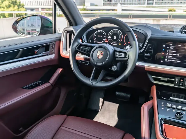 Porsche Cayenne — Фото автомобиля 22