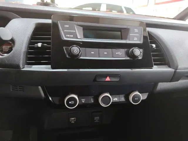 Honda Fit — Фото автомобиля 12
