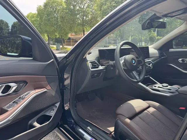 BMW 3 Series — Фото автомобиля 9