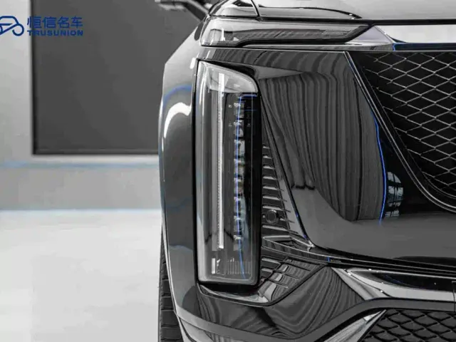 Cadillac XT5 — Фото автомобиля 10