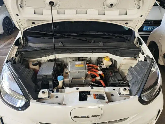 Roewe Clever — Фото автомобиля 16