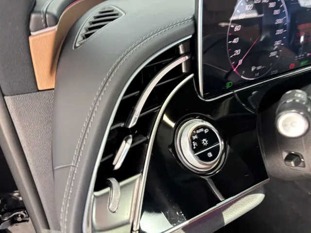 Mercedes-Benz E-Class — Фото автомобиля 14