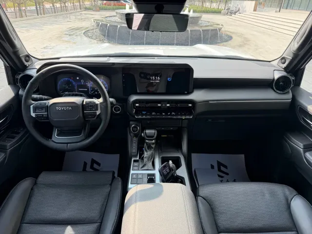 Toyota Prado — Фото автомобиля 12