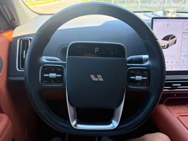 Li Auto L7 — Фото автомобиля 8