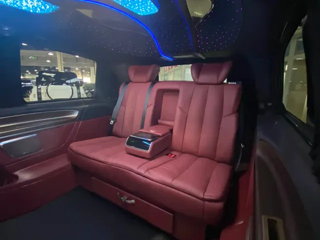 Mercedes-Benz V-Class — Фото автомобиля 18