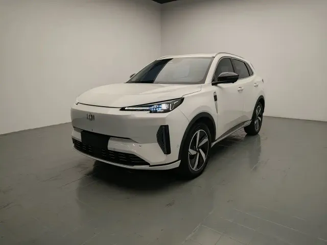 Фотография автомобиля — Changan Qiyuan Q05