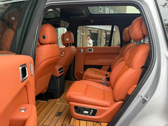 Li Auto L9 — Фото автомобиля 9