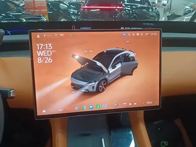 Xiaomi YU7 — Фото автомобиля 5