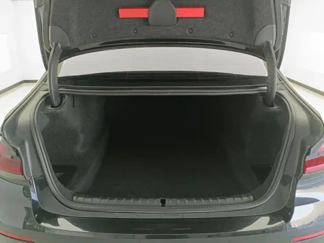 BMW 5 Series — Фото автомобиля 4