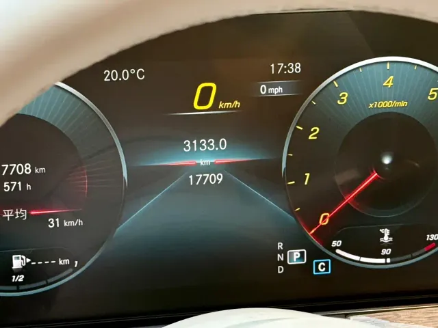 Mercedes-Benz E-Class — Фото автомобиля 8