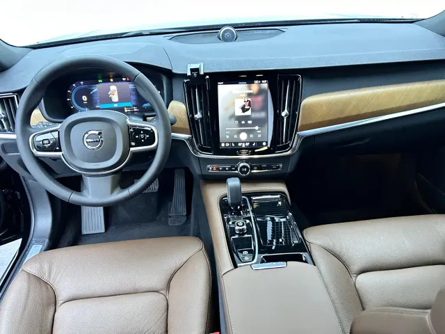 Volvo S90 — Фото автомобиля 11
