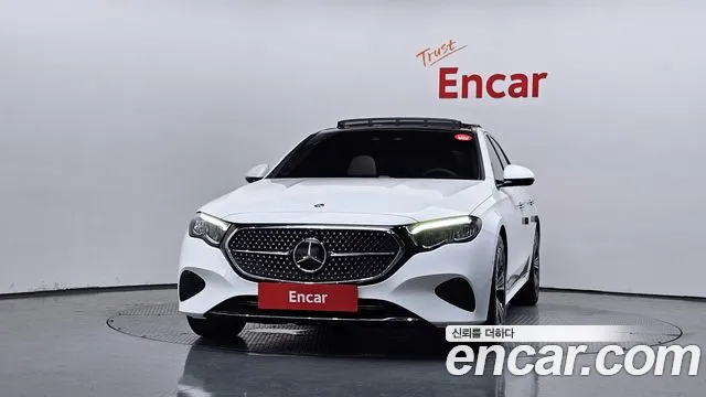 Mercedes-Benz E-Class — Фото автомобиля 3