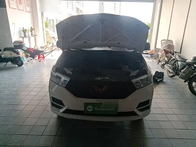 Wuling Hongguang — Фото автомобиля 19