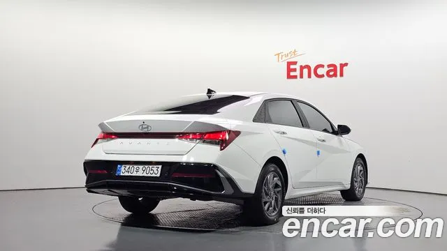 Hyundai Avante CN7 — Фото автомобиля 2