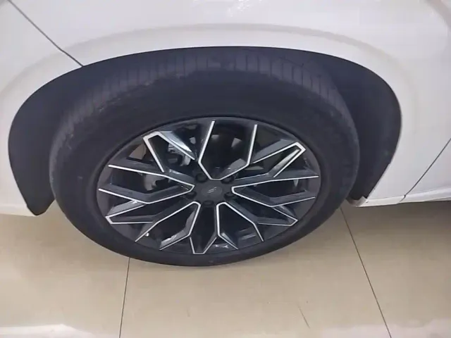 Changan Oshan Z6 EV — Фото автомобиля 22
