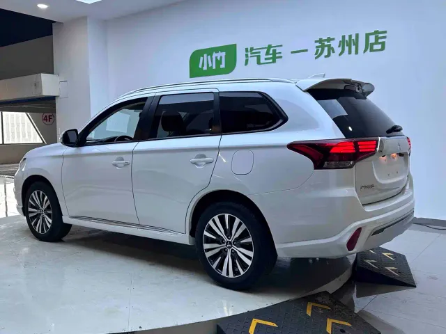 Mitsubishi Outlander — Фото автомобиля 4
