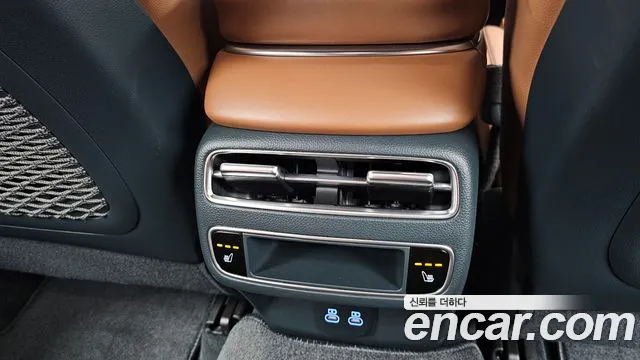 Genesis GV70 2.5T Бензин AWD — Фото автомобиля 19