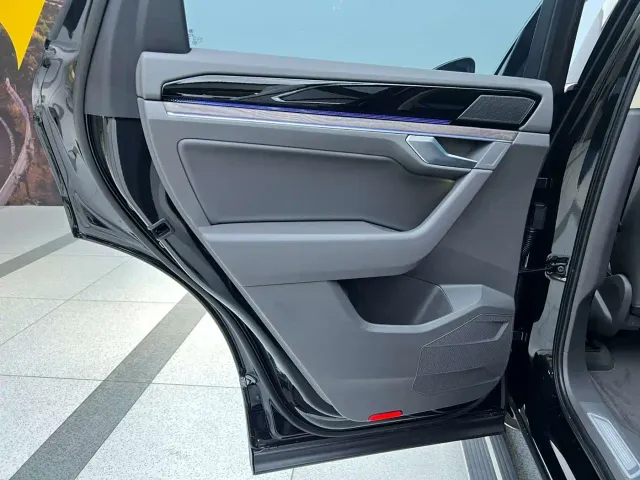 Volkswagen Touareg — Фото автомобиля 18