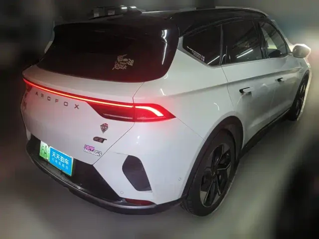 Arcfox Alpha T — Фото автомобиля 2