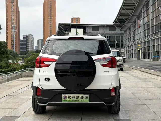 BYD Yuan Pro — Фото автомобиля 7