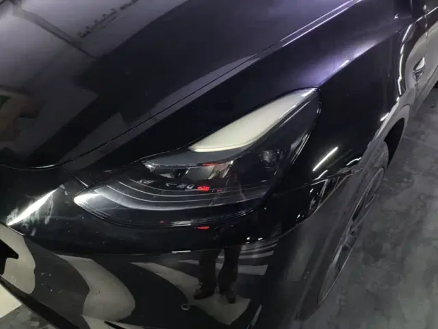Tesla Model Y — Фото автомобиля 23