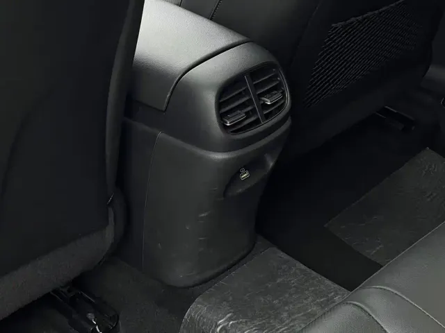 Hyundai Elantra 2022 1.5L CVT LUX Premium Edition — Фото автомобиля 15