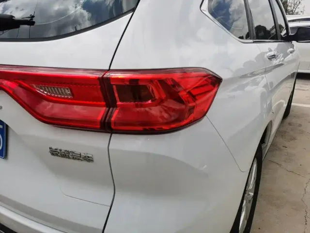 Haval M6 — Фото автомобиля 7