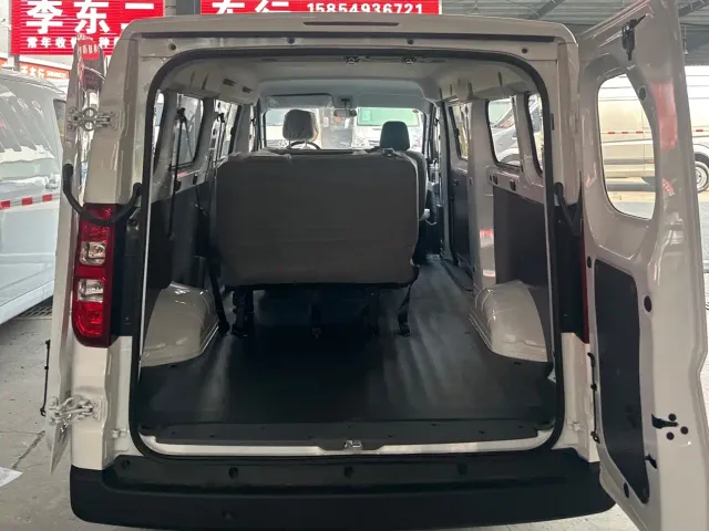 Wuling Yangguang — Фото автомобиля 15