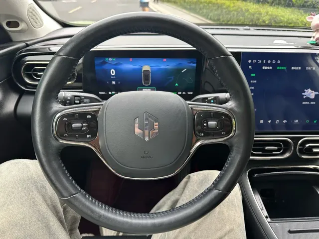 Leapmotor C11 — Фото автомобиля 12