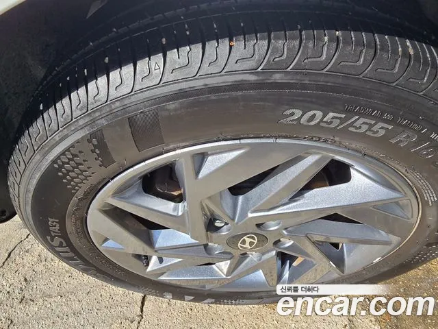 Hyundai Avante CN7 — Фото автомобиля 12