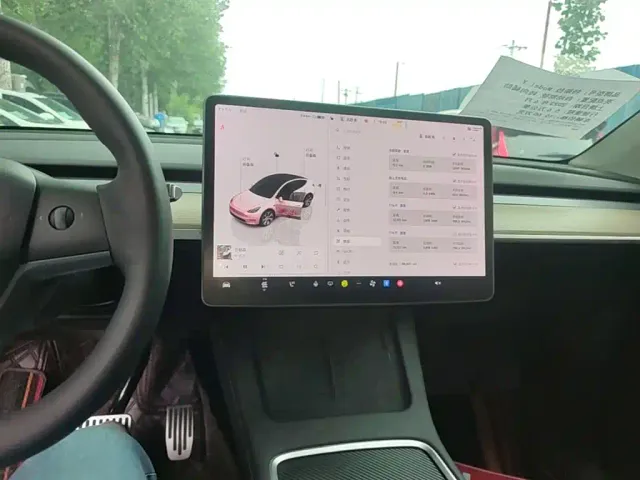 Tesla Model Y — Фото автомобиля 12